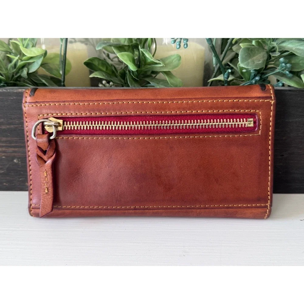 Dooney & Bourke rich zippered this